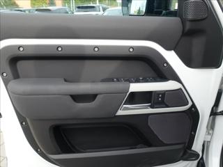Land Rover Defender 2,0 D240 110 SE,el.tažné,DPH SUV - Foto 14
