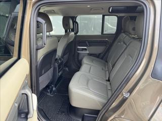 Land Rover Defender 3,0 110 D250 XS EDITION ČR DPH SUV - Foto 12