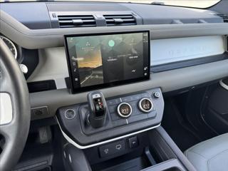 Land Rover Defender 3,0 90 SE D300 AT AWD ČR DPH SUV - Foto 18