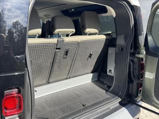 Land Rover Defender 3,0 90 SE D300 AT AWD ČR DPH SUV - Foto 14