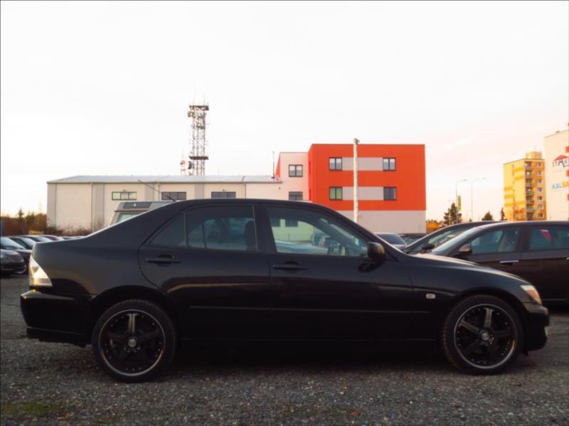 Lexus IS 200 2,0 R6 SPORT/samosvor/servis sedan benzin - sedan benzin ...