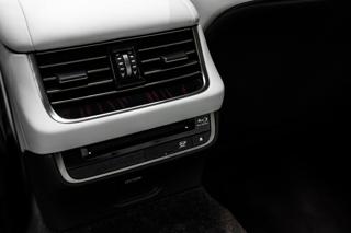Lexus LS 500 H sedan - Foto 24