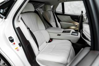 Lexus LS 500 H sedan - Foto 23