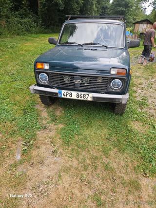 Lada Niva 2010, benzin sedan