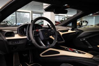 Lamborghini Revuelto 6498 ccm, 747 kW, hybridní - benzin kupé - Foto 4