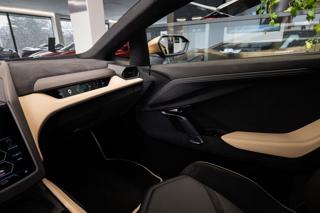 Lamborghini Revuelto 6498 ccm, 747 kW, hybridní - benzin kupé - Foto 12