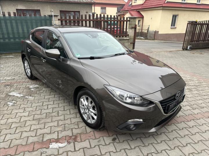 Vůz s VIN JMZBM546611107867