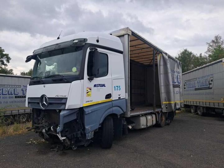 Vůz s VIN WDB9630211L916248