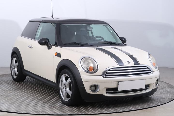 Mini Cooper - ilustrační obrázek