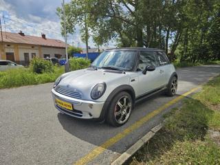 Mini Cooper 1.6i, KLIMA, ŠÍBR hatchback