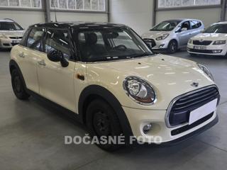 Mini Cooper 1.5i hatchback