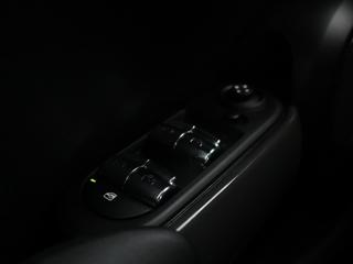 Mini Cooper 1,5 100kW LED CZ 1.Maj. DPH hatchback - Foto 16