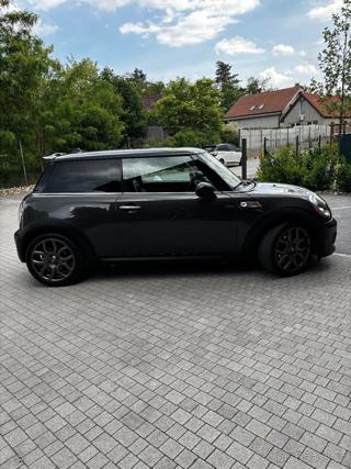 Mini Cooper S 1,6   l. 135kw hatchback
