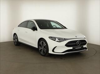 Mercedes-Benz CLA 180 100kW sedan