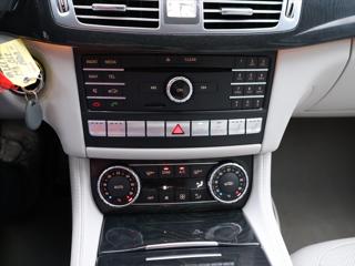 Mercedes-Benz CLS 3,0 350d 190kW 4Matic CZ DPH sedan - Foto 18