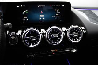 Mercedes-Benz GLA 2021, 1332 ccm, 160 kW, hybridní - benzin SUV - Foto 3