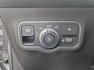 Mercedes-Benz GLB 200D 4MATIC, záruka 7/2027 nebo 2 SUV - Foto 16