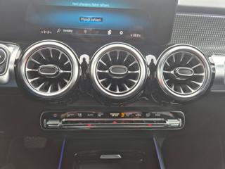 Mercedes-Benz GLB 200D 4MATIC, záruka 7/2027 nebo 2 SUV - Foto 35