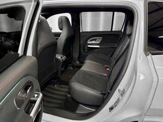 Mercedes-Benz GLB 8G-eDCT 4MATIC AMG, PANORAMA, EL. TAŽNÉ, 7 MÍST SUV - Foto 11