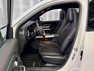 Mercedes-Benz GLB 8G-eDCT 4MATIC AMG, PANORAMA, EL. TAŽNÉ, ASSIST SUV - Foto 10