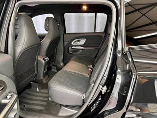 Mercedes-Benz GLB 8G-eDCT 4MATIC AMG, PANORAMA, EL. TAŽNÉ, 7 MÍST SUV - Foto 11