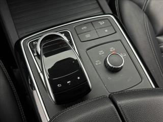 Mercedes-Benz GLE 3,0 AMG 4X4 LED DPH PANO TAŽNÉ SUV - Foto 27