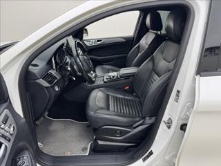 Mercedes-Benz GLE 3,0 AMG 4X4 LED DPH PANO TAŽNÉ SUV - Foto 36