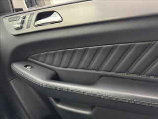 Mercedes-Benz GLE 3,0 AMG 4X4 LED DPH PANO TAŽNÉ SUV - Foto 31