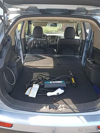 Mitsubishi Outlander 2,0 PHEV 4×4 – plug-in hybrid kombi - Foto 6