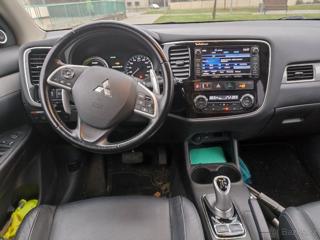 Mitsubishi Outlander 2,0 PHEV 4×4 – plug-in hybrid kombi - Foto 5