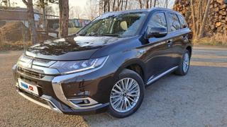 Mitsubishi Outlander 2.4 PHEV Int NAVI REZERVACE SUV