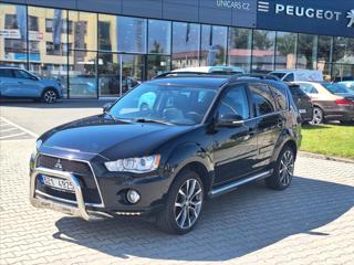 Mitsubishi Outlander 2,2 DI-D  4WD ČR intense + SUV