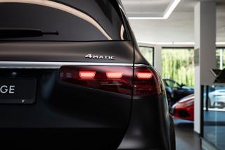 Mercedes-Benz Ostatní d 4MATIC E-active body control/AMG/Premium Plus SUV - Foto 24