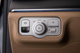 Mercedes-Benz Ostatní d 4MATIC E-active body control/AMG/Premium Plus SUV - Foto 17