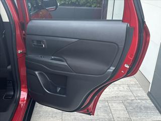 Mitsubishi Outlander 2,2 DI-D 150PS Intense+ -7 4x4 A/T SUV - Foto 21