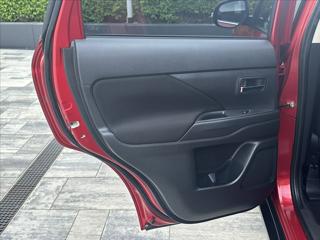 Mitsubishi Outlander 2,2 DI-D 150PS Intense+ -7 4x4 A/T SUV - Foto 14