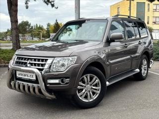 Mitsubishi Pajero 3,2 DI-D  Instyle 4x4+Serviska kombi