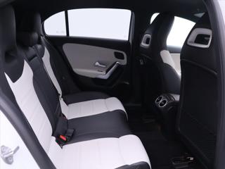 Mercedes-Benz Třídy A 1,3 200 Aut. CZ AMG Sport DPH hatchback - Foto 15