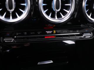 Mercedes-Benz Třídy A 1,3 200 Aut. CZ AMG Sport DPH hatchback - Foto 29
