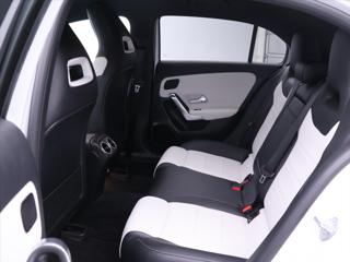 Mercedes-Benz Třídy A 1,3 200 Aut. CZ AMG Sport DPH hatchback - Foto 16
