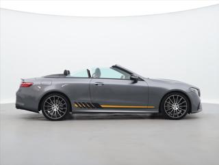 Mercedes-Benz Třídy E 3,0 53 320kW AMG 4Matic+ DPH kabriolet - Foto 16