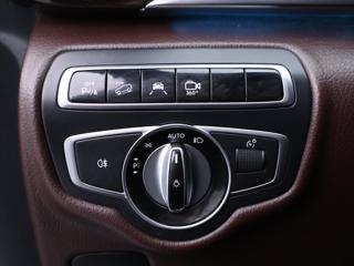 Mercedes-Benz Třídy V 2,1 220D 120kW Avantgarde CZ DPH kombi - Foto 22