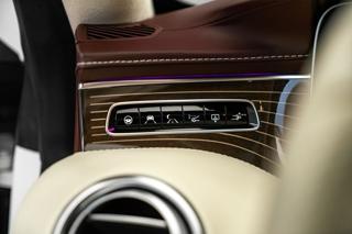 Mercedes-Benz Třídy S 560 Coupe 4M Designo kupé - Foto 23