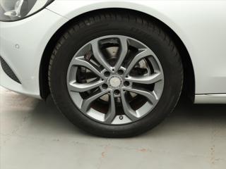 Mercedes-Benz Třídy C 2.1 220d 125kW Aut. Avantgarde kombi - Foto 25