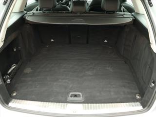 Mercedes-Benz Třídy C 2.1 220d 125kW Aut. Avantgarde kombi - Foto 10