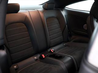 Mercedes-Benz Třídy C 3,0 400 245kW 4Matic AMG kupé - Foto 13