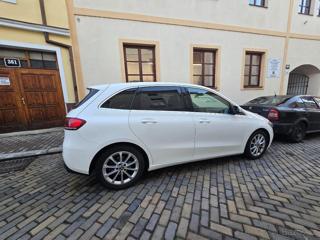 Mercedes-Benz Třídy B B180d liftback