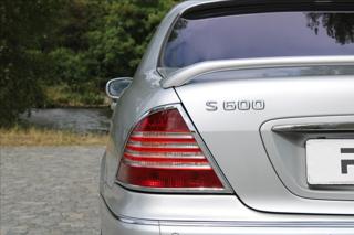 Mercedes-Benz Třídy S S 600 Long V12 / Lorinser limuzína - Foto 38
