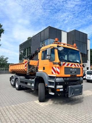 MAN TGS 26.360 6X4 hákový nosič ruka pro přepravu kontejnerů