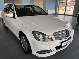 Mercedes-Benz Třídy C 2,1   200 CDI,2.MAJ,ČR,SERVISKA sedan